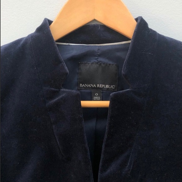 Banana Republic Velvet Blazer - Picture 6 of 10